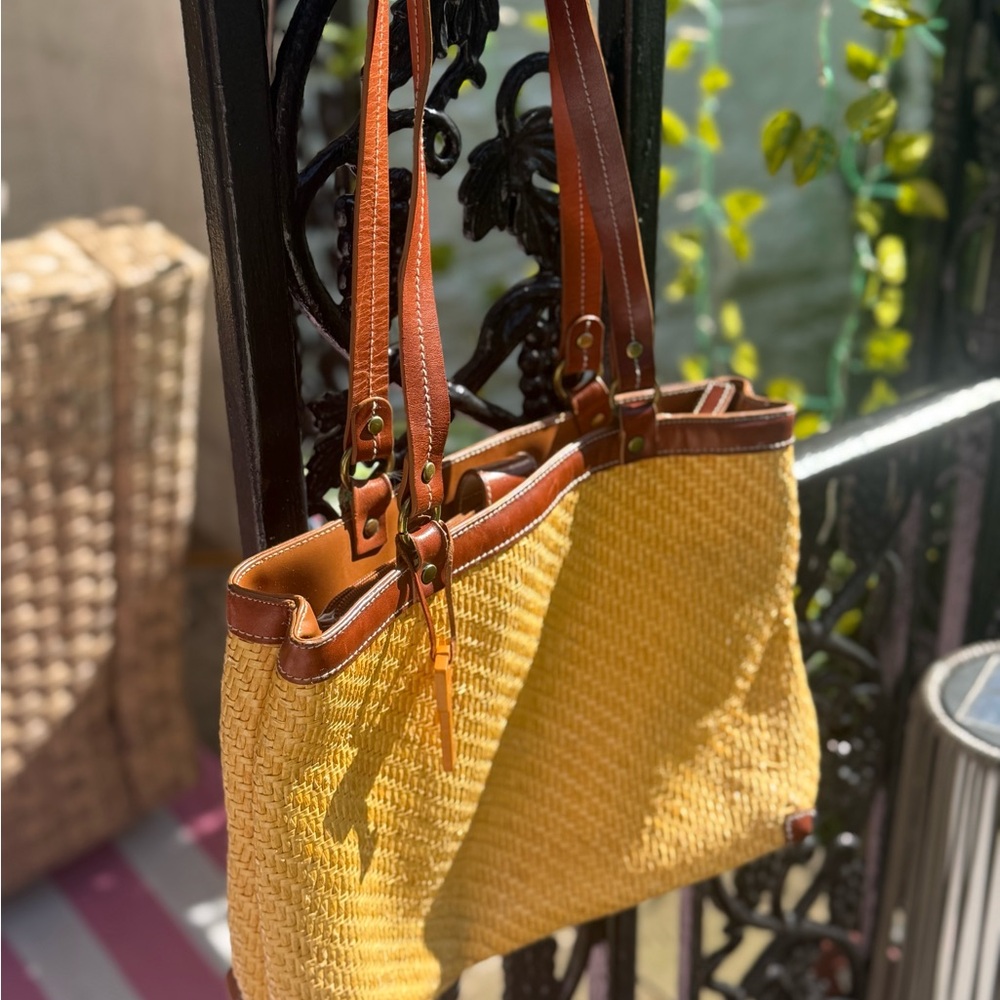 Fossil Tan and Brown Shoulder Bag with Structured Design